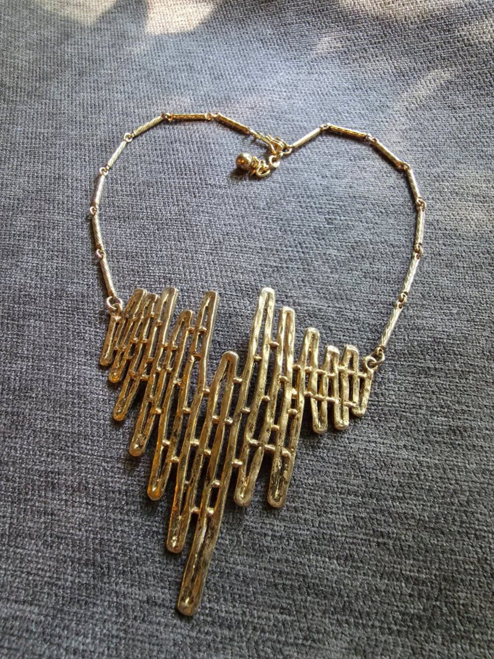 Vintage sculptural brutalist gold tone bib necklace MCM - Picture 3 of 12